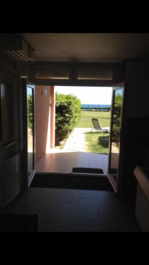 Grand studio bord de mer plus piscine